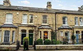 7 St John'S Crescent